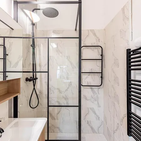 Guestready - Pres De Republique Pour Deux * Paris
